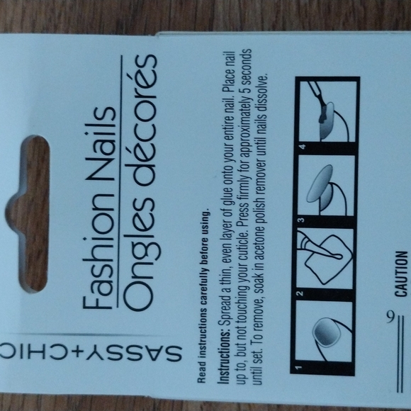 Sassy + Chic Fashion Nails - Picture 3 of 4